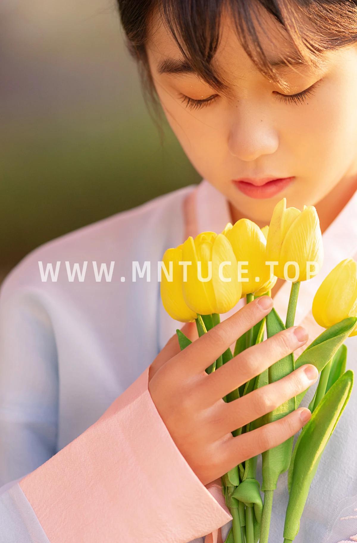[艺图语] 2023.02.06 Vol.2982 是秋天吗 z’z’z#[22P]-1
