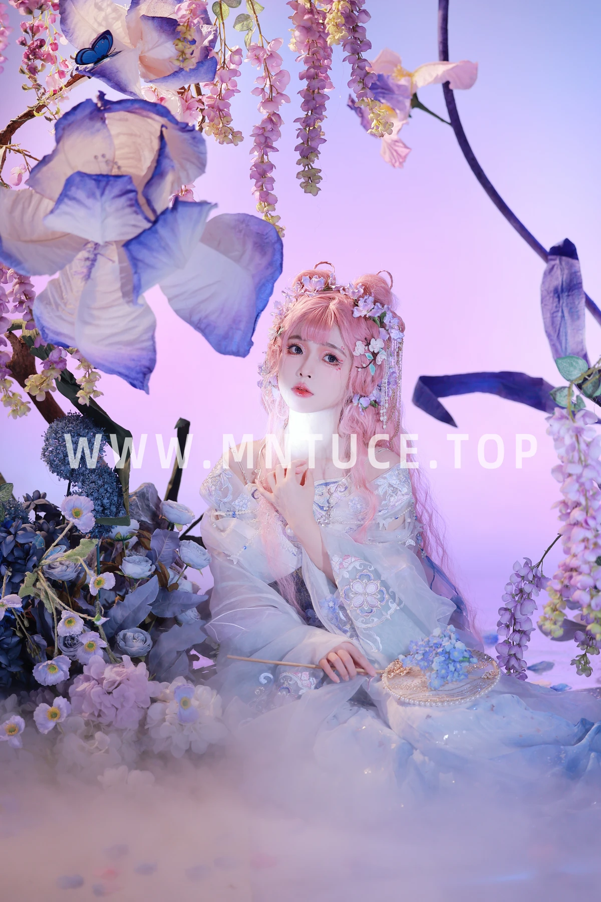 [YITUYU] 2023.01.07 Vol.2857 – Flower Moon Night Butterfly Dream Cat in arms ovo#[22P]-1