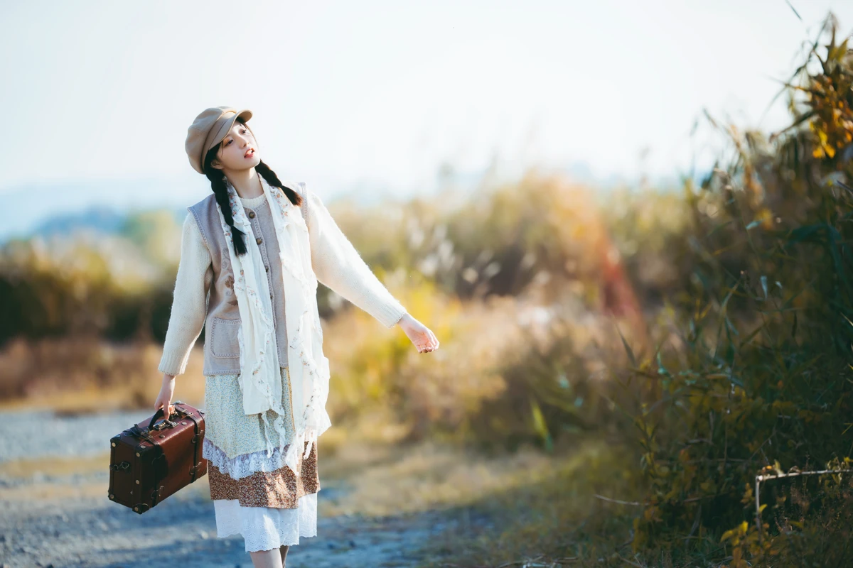 [YITUYU] 2022.12.21 Vol.2725 – Autumn is on the road zero zero#[34P]-10