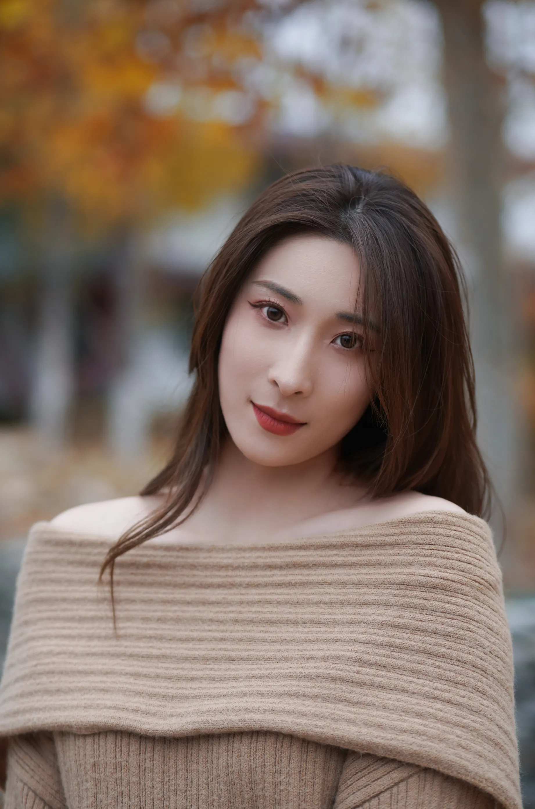 [艺图语] 2022.12.10 Vol.2646 – 叶落知秋 阿音#[26P]-24