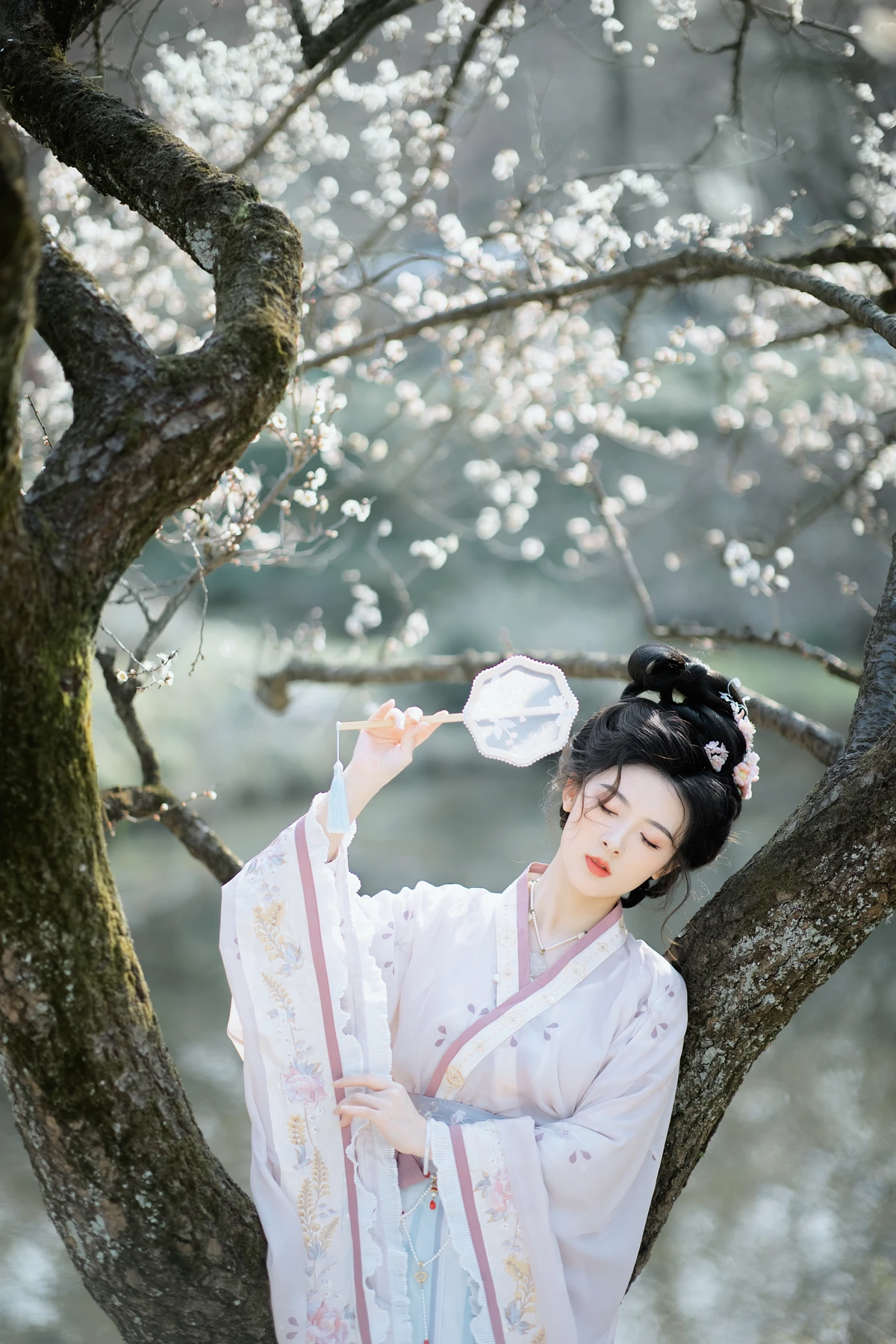 [YITUYU] 2023.03.08 Vol.3022 Exploring Plum Blossoms in Early Spring Ming Shu Cai Cai#[46P]-1