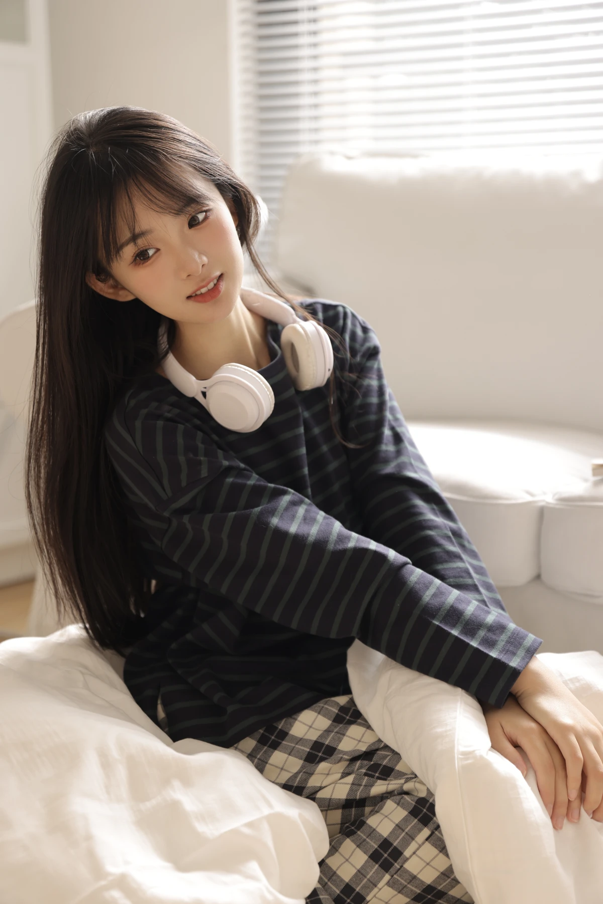 [艺图语] 2022.12.19 Vol.2711 – 白色 莉莉崽w#[31P]-5