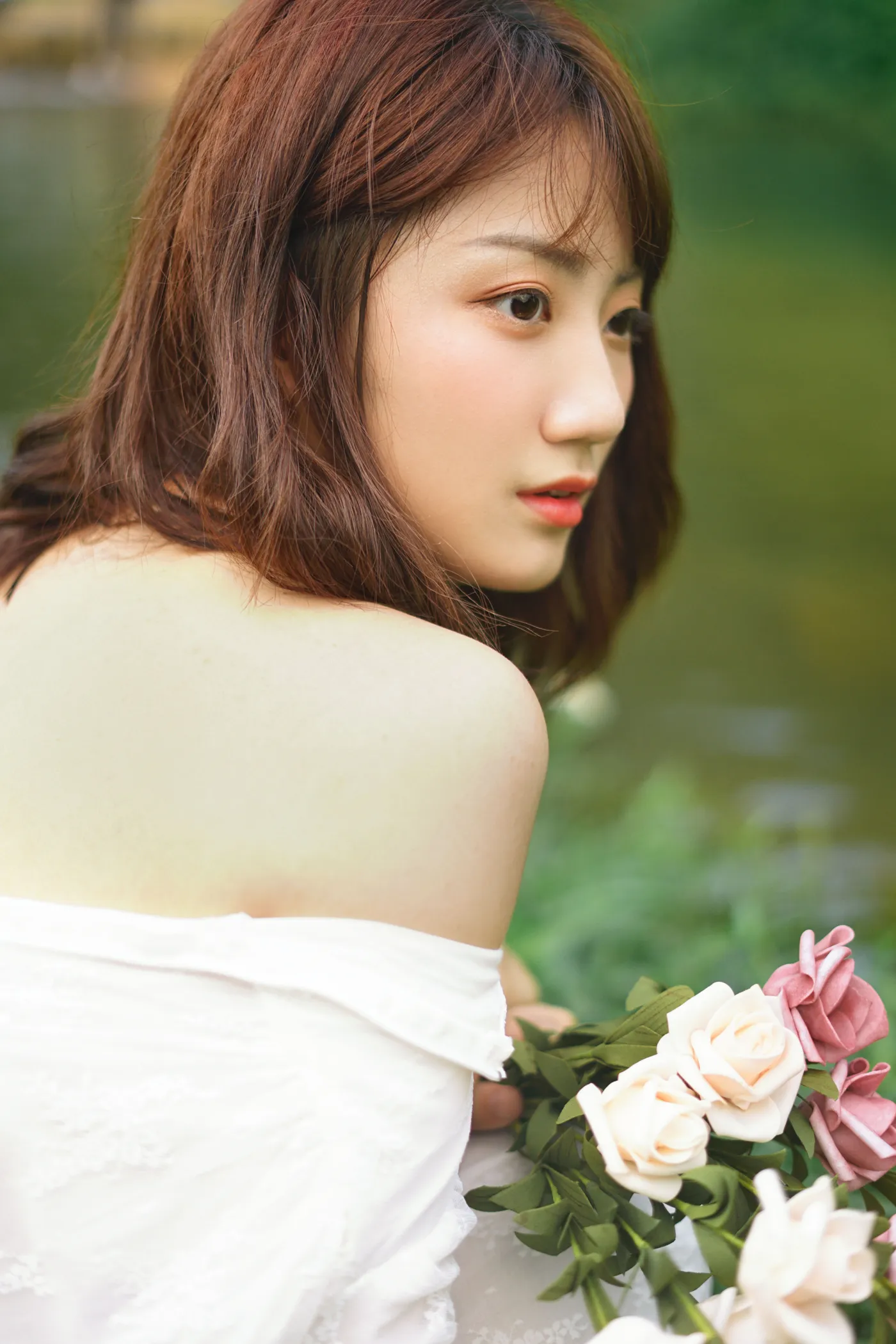 2022.12.01 Vol.2572 – 河边戏水 15