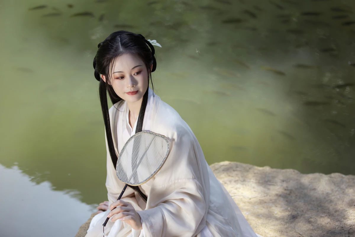 [艺图语] 2022.12.27 Vol.2767 – 春色 培培#[34P]-18