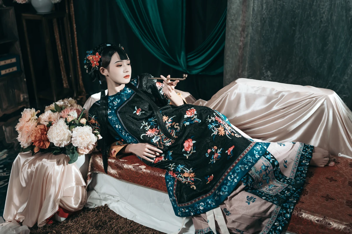 [艺图语] 2023.01.01 Vol.2809 – 经年旧梦 清汉女 兔子Zzz不吃胡萝卜#[42P]-19