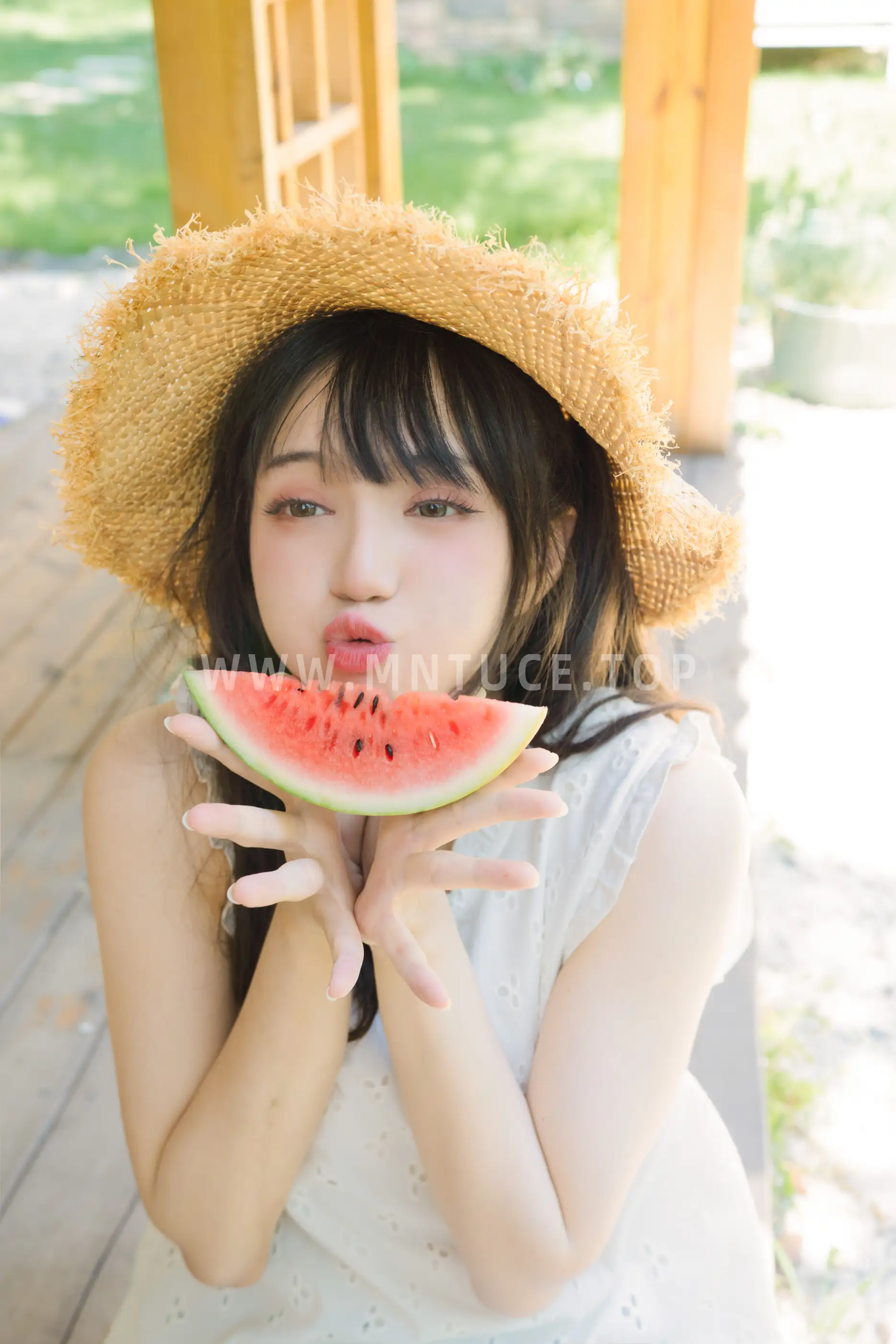 [艺图语] 2022.09.05 Vol.1877 – 夏日少女与西瓜 贰加六#[39P]-6