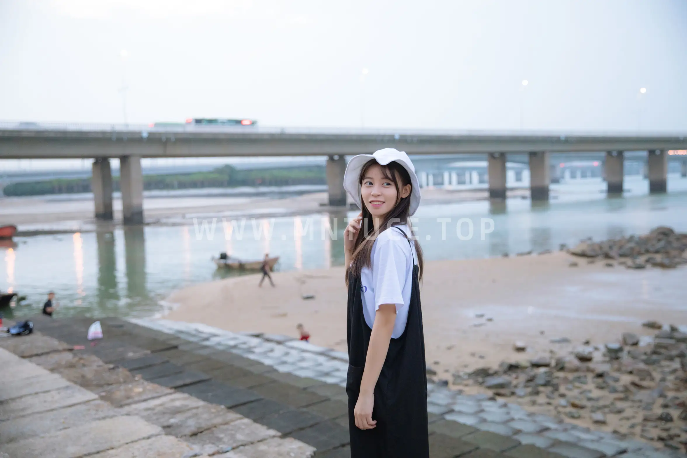 2022.02.21 Vol.836 – 她的微笑 20