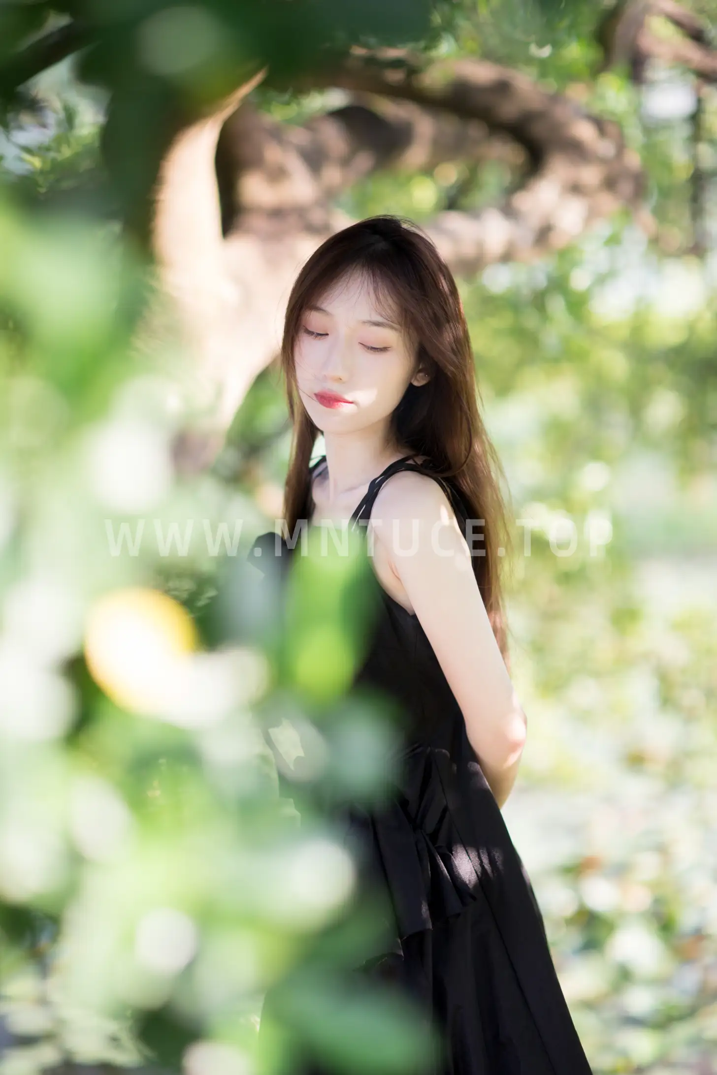 [艺图语] 2021.11.10 Vol.435 – 微风起，心已动 KK#[25P]-19