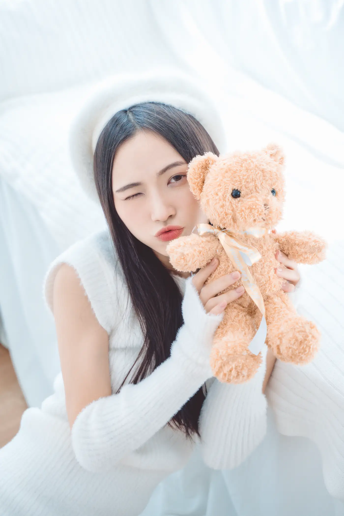 [艺图语] 2022.02.11 Vol.782 – 纯白季节 老猪#[22P]-10